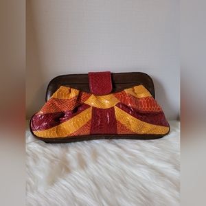 Multi color clutch